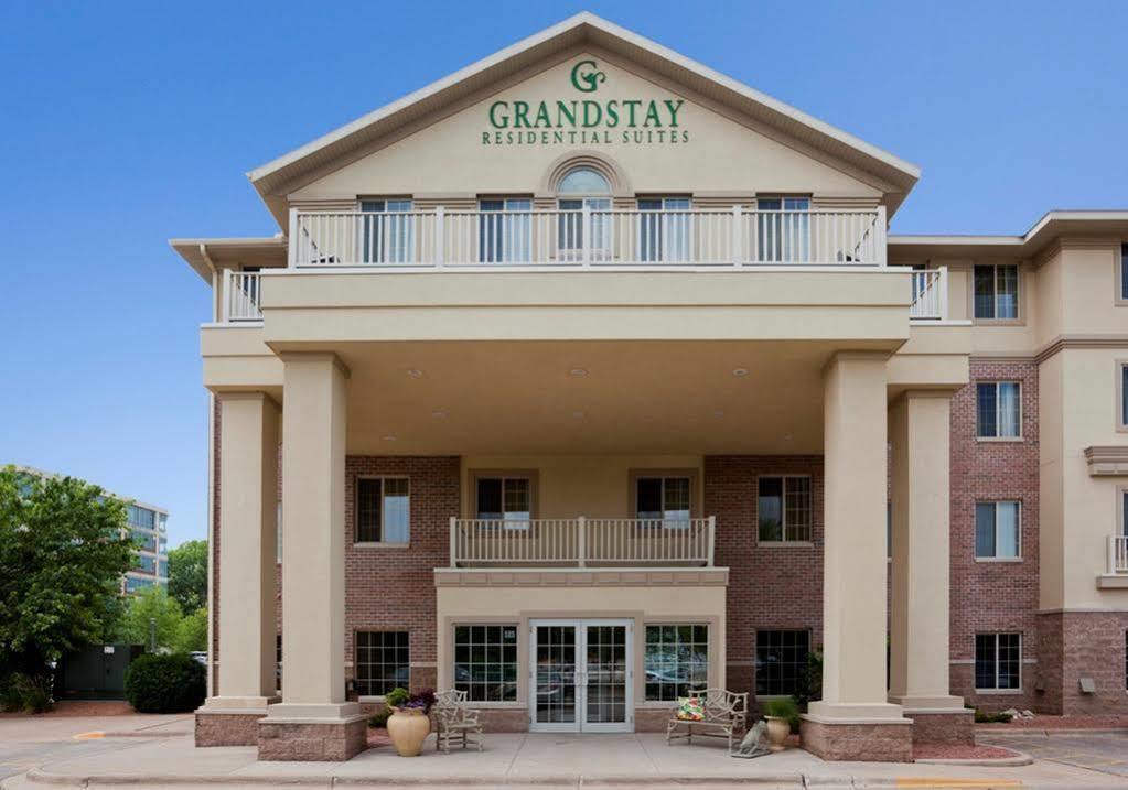 Grandstay Hotel & Suites La Crosse Buitenkant foto