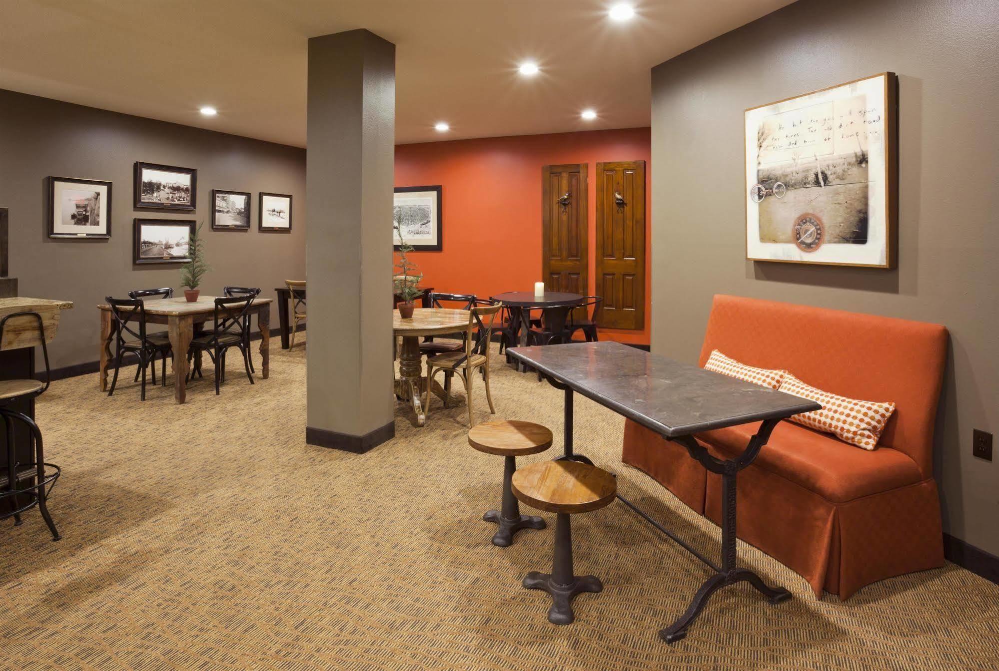 Grandstay Hotel & Suites La Crosse Buitenkant foto